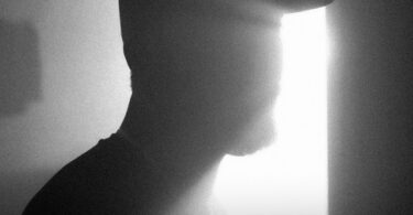 Xuxu Bower – Come Over (feat. MENDEZ)